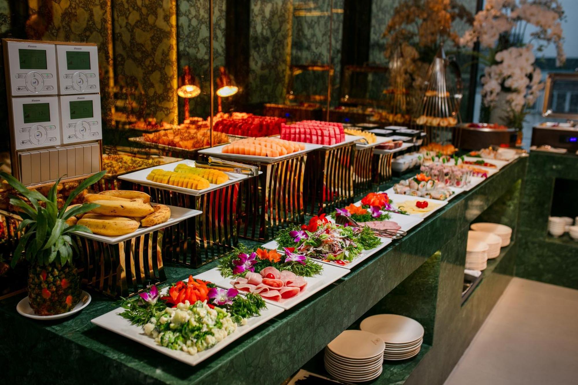 Le Premier Hotel & Rooftop Bar 河内 外观 照片