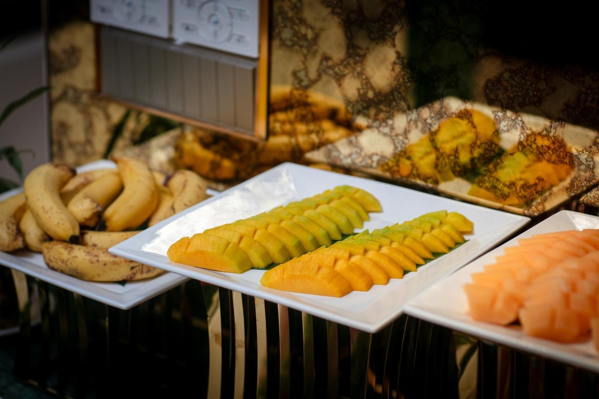 Le Premier Hotel & Rooftop Bar 河内 外观 照片