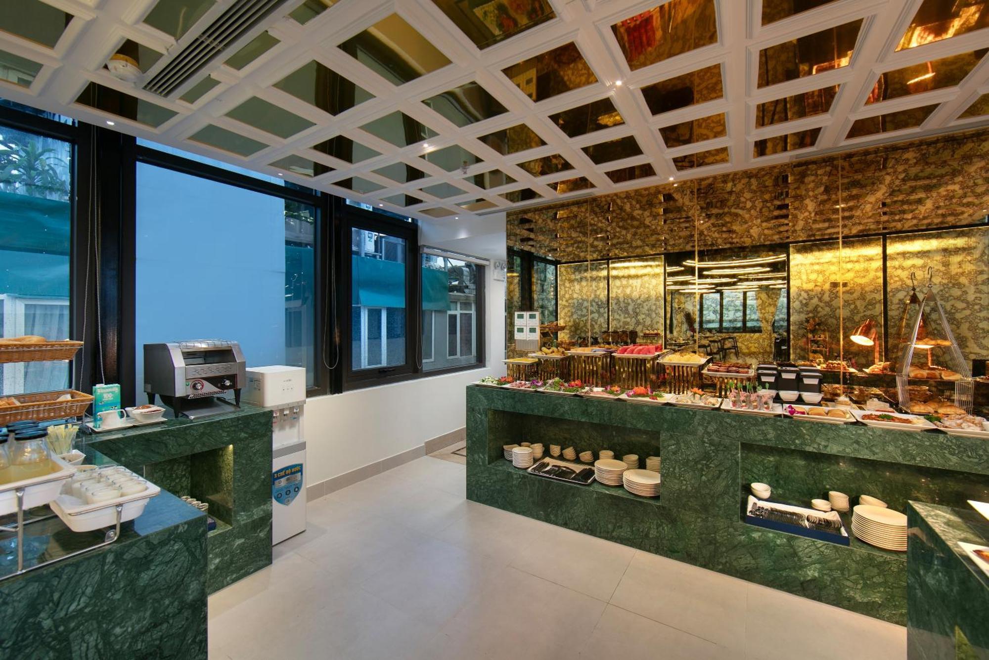 Le Premier Hotel & Rooftop Bar 河内 外观 照片