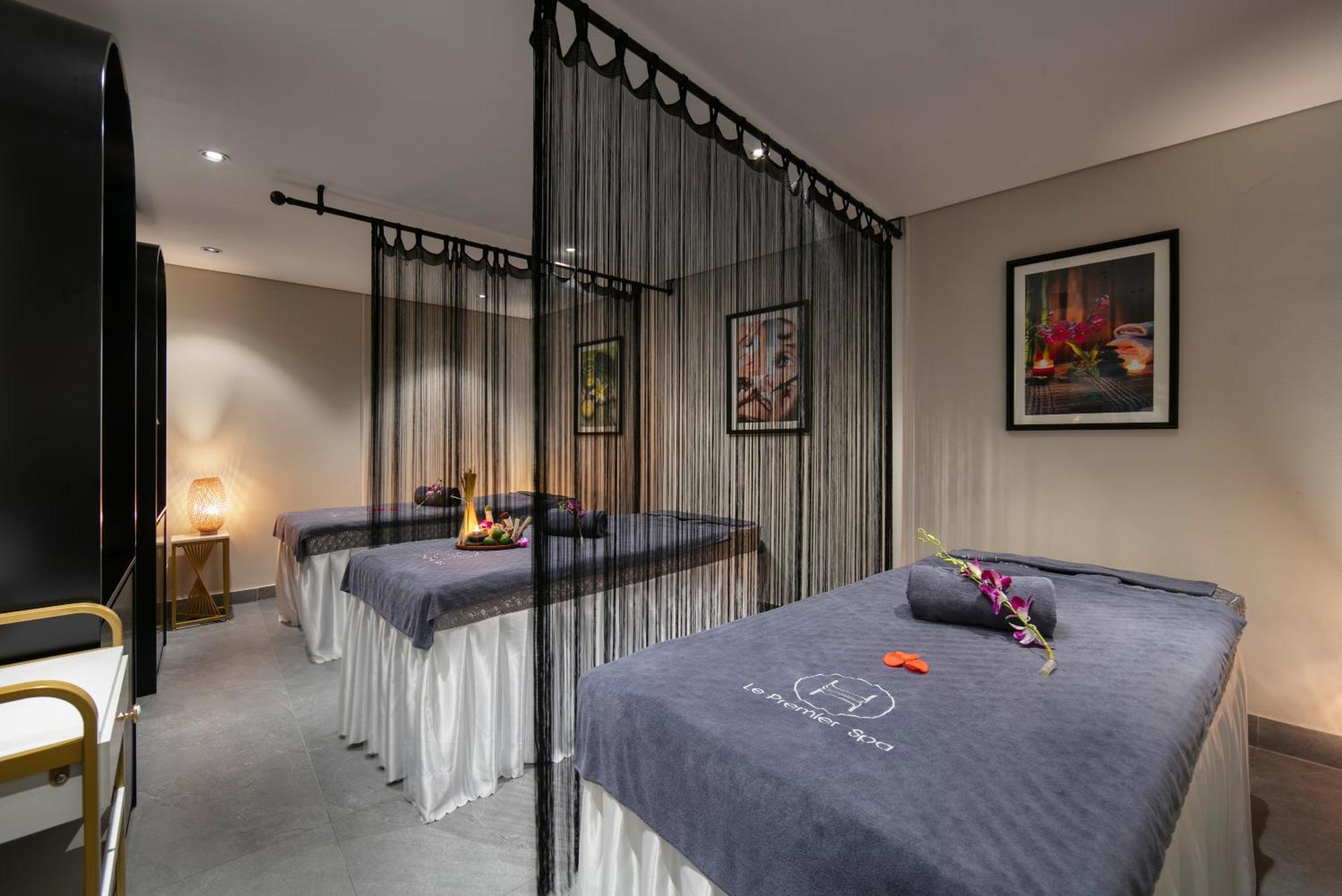 Le Premier Hotel & Rooftop Bar 河内 外观 照片
