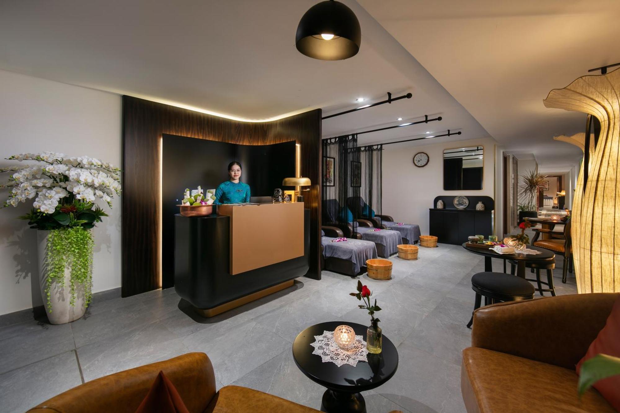 Le Premier Hotel & Rooftop Bar 河内 外观 照片