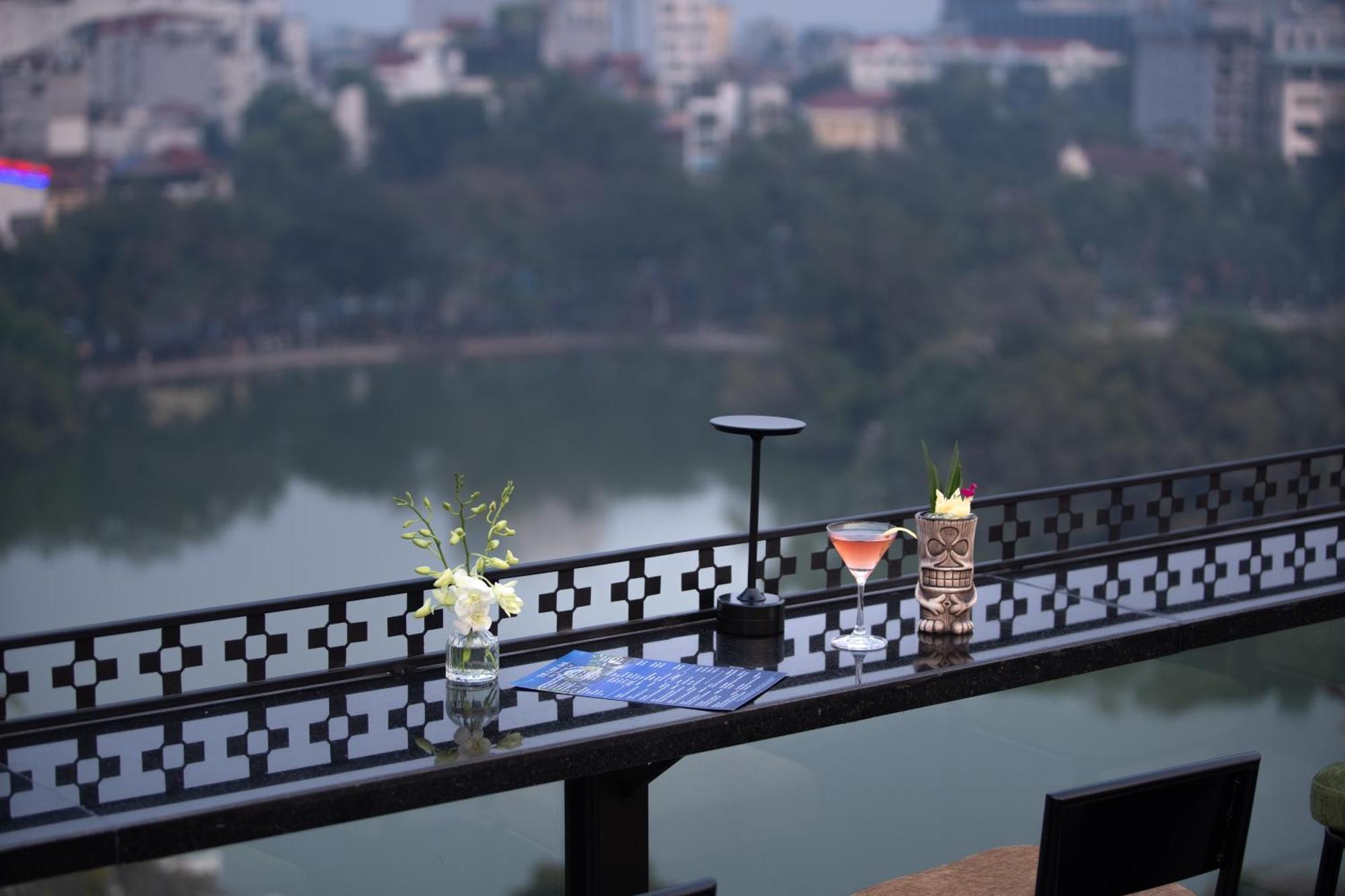 Le Premier Hotel & Rooftop Bar 河内 外观 照片