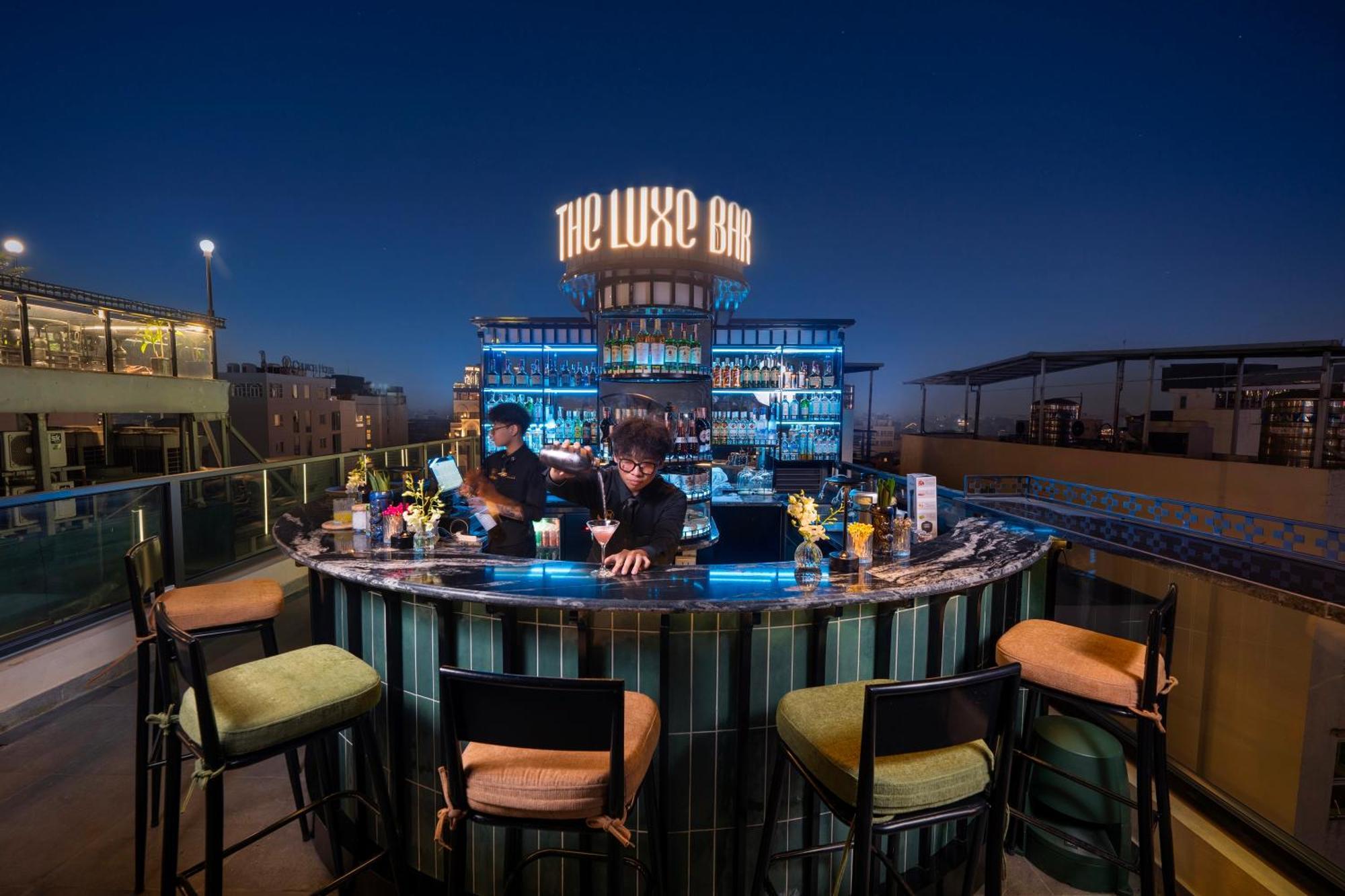 Le Premier Hotel & Rooftop Bar 河内 外观 照片