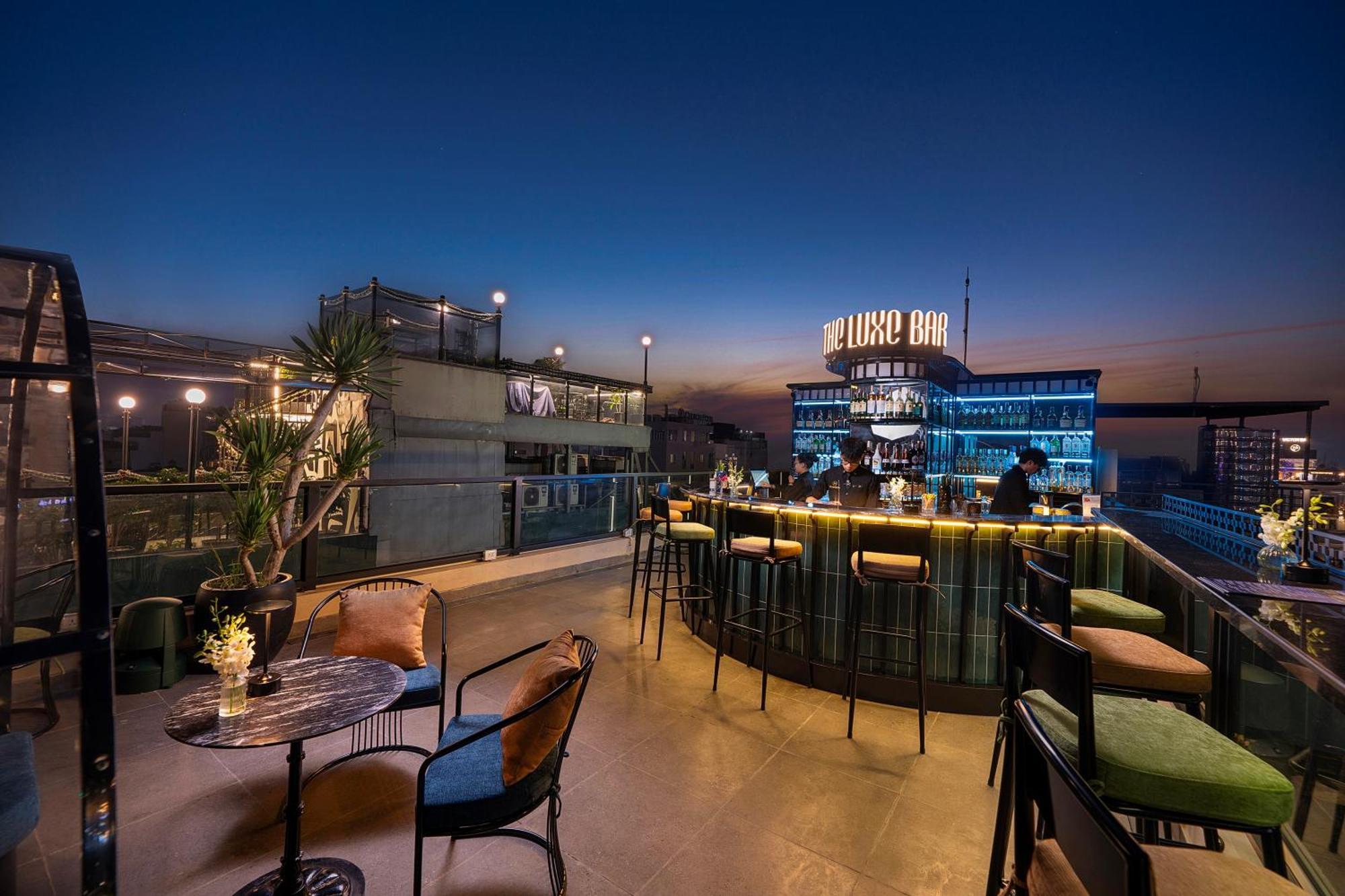 Le Premier Hotel & Rooftop Bar 河内 外观 照片